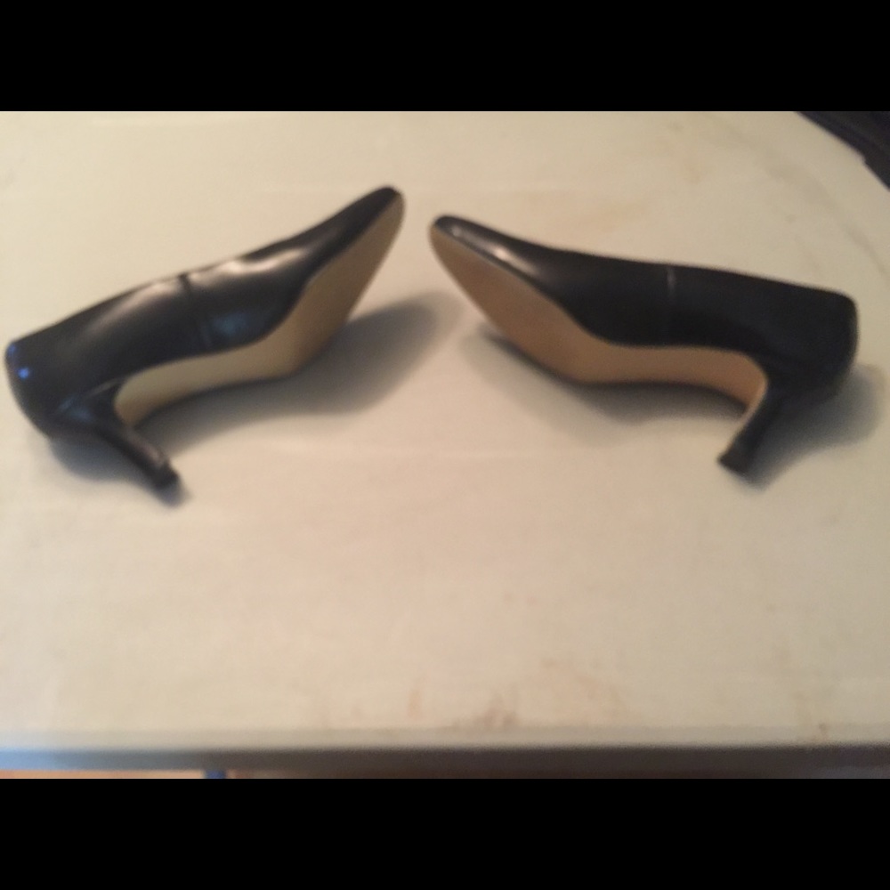 Shoes - Picture 4 of 6